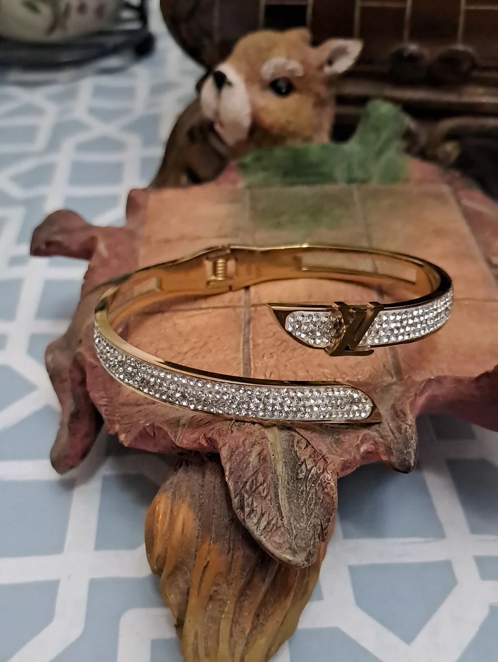 Fashion Jewelry Gold Crystal Pavé Hinged Bangle Bracelet with Clear Stones